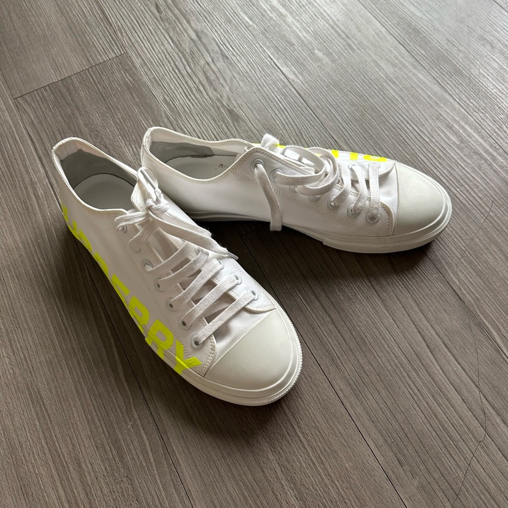 Size 44 men sneaker from Burberry